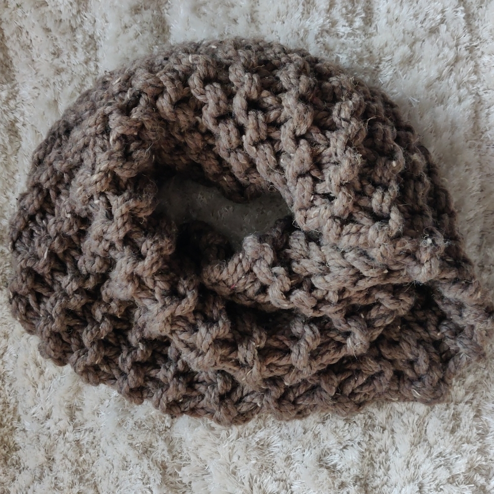 EUC Brown chunky knit infinity scarf